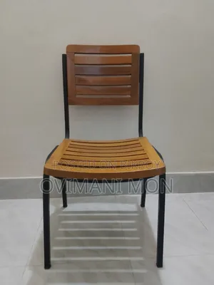 Very lightly used premium looking office/study chair for sale.