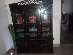 শোকেশ চকলেট কালার