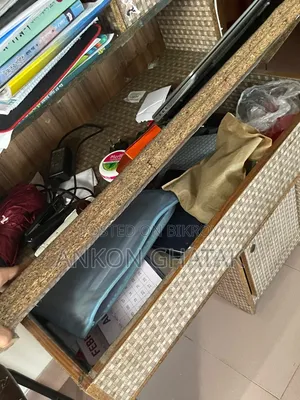 স্টাডি টেবিল বড় সাইজ