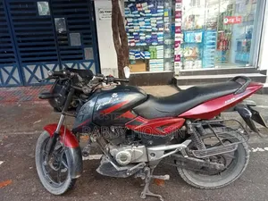 বাজাজ পালসার ১৫০ ২০১৮ রেড
