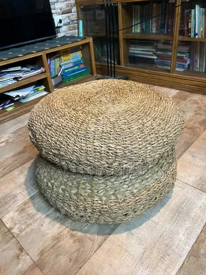 হোগলা পাতার বোনা একজোড়া ফ্লোর কুশন বা পাউফ