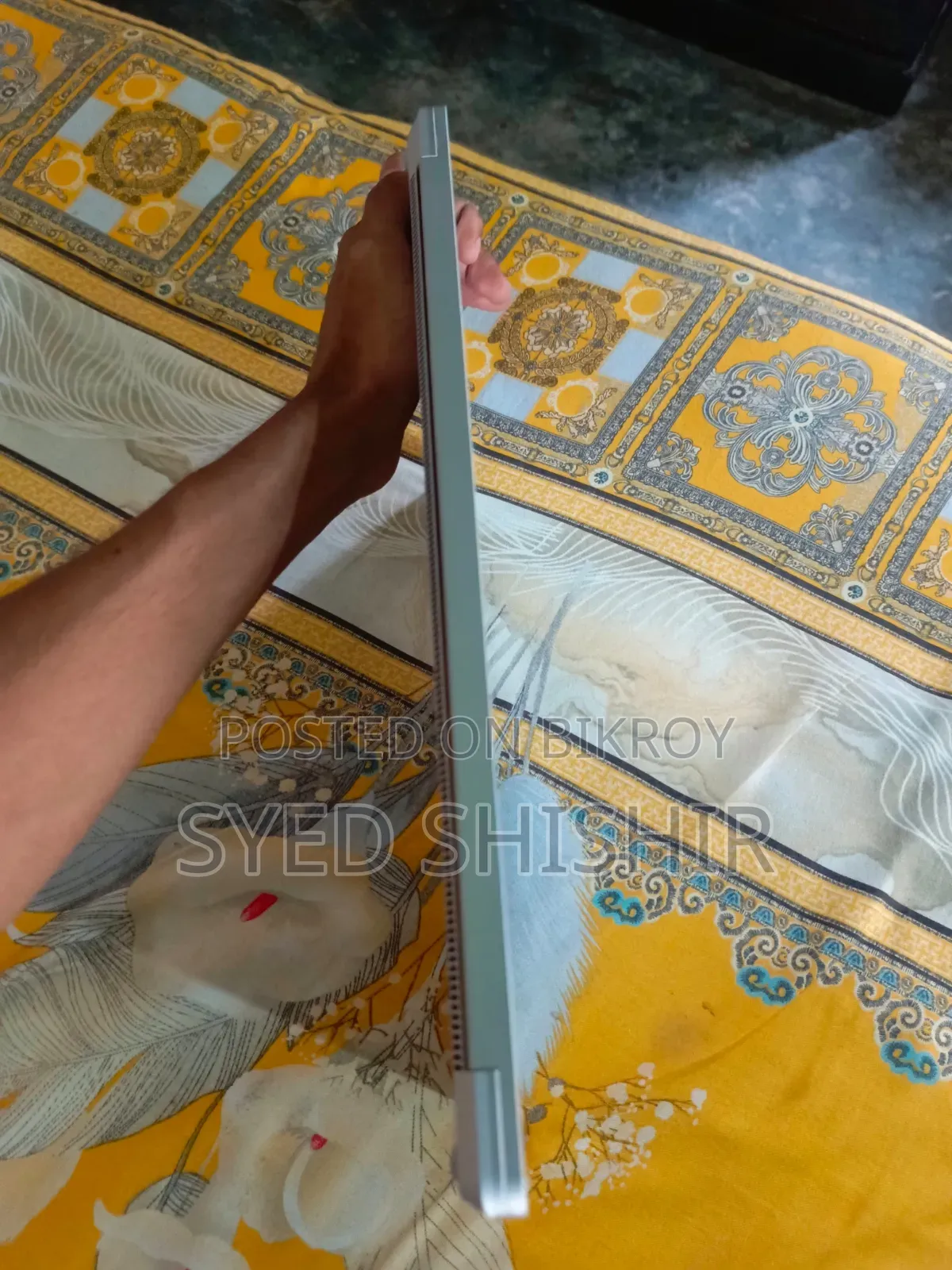 ল্যাপটপ মাইক্রোসফট ৮জিবি এএমডি রাইজেন ৭ এসএসডি ২৫৬জিবি