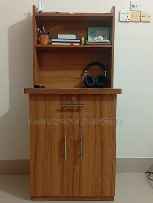 Study Table *মাত্র ১ মাস ব্যবহার করা হয়েছে।*