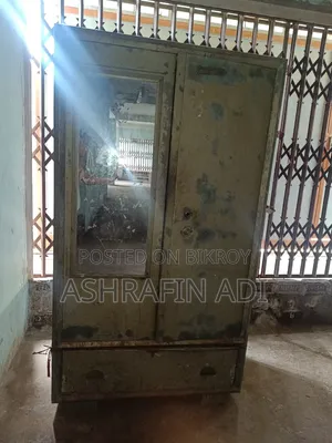 Almirah for sale