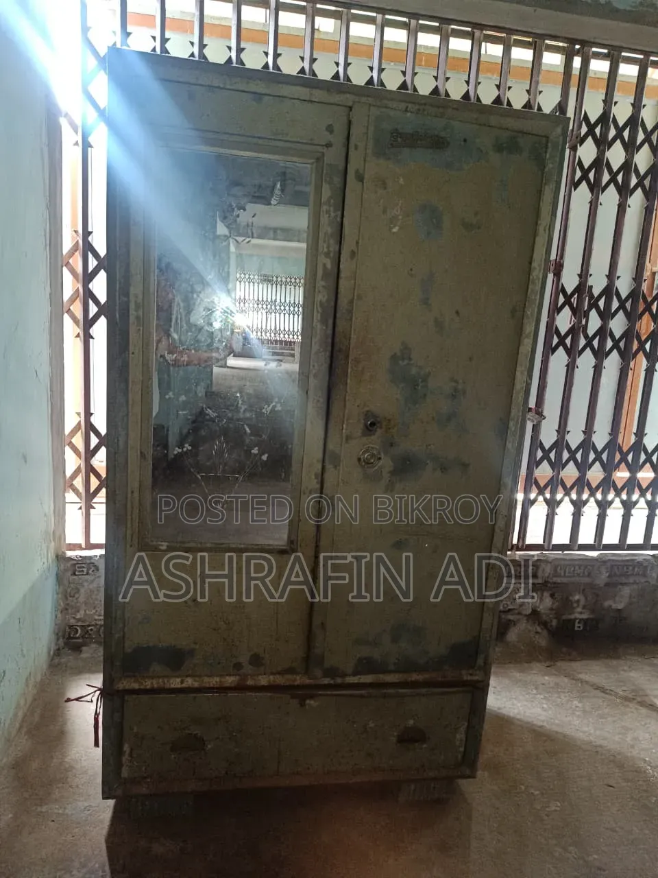 Almirah for sale