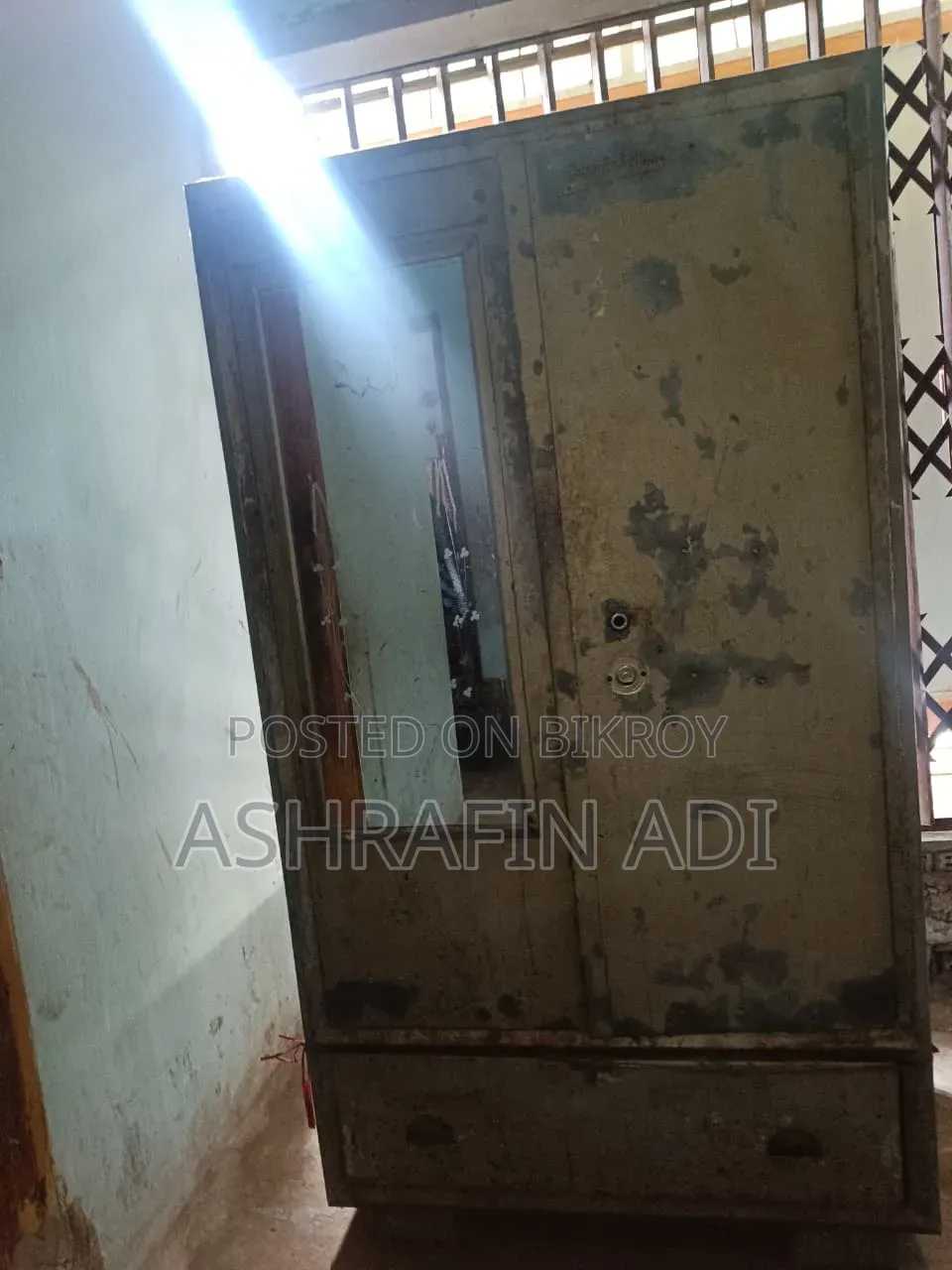 Almirah for sale