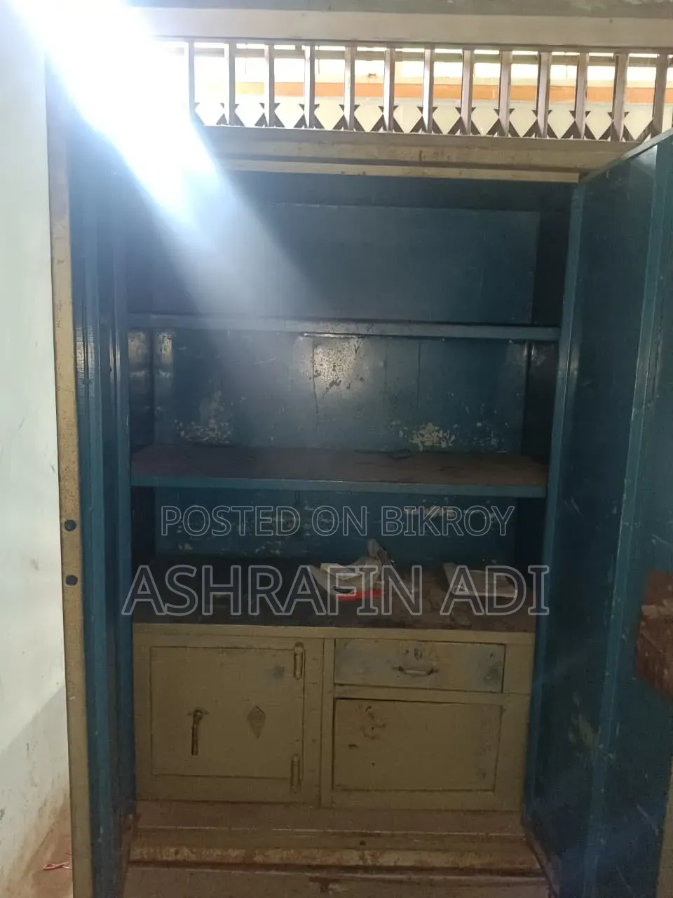 Almirah for sale
