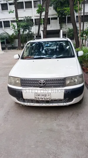 টয়োটা প্রবক্স ২০০৩ হোয়াইট
