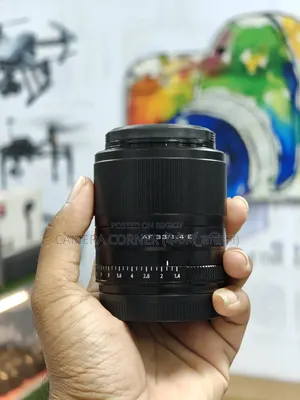 Viltrox 33mm F1.4 লেন্স