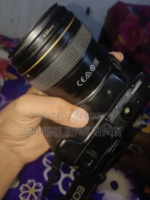 ক্যানন ২০০ডি +৮৫ এমএম লেন্স
