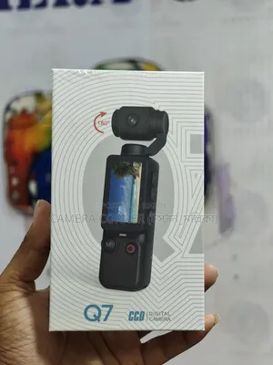 কিউ৭ ডিজিটাল ক্যামেরা