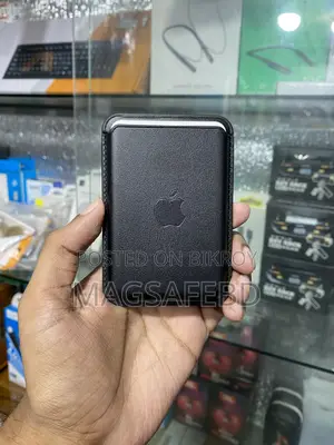 অফিসিয়াল পপ-আপ অ্যানিমেশন সহ ম্যাগসেফ লেদার ওয়ালেট