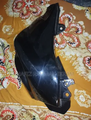 সুজুকি জিক্সার মনোটোন ট্যাঙ্ক বক্স ১ সাইড