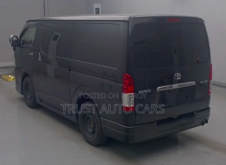 Toyota HiAce 2022 Black