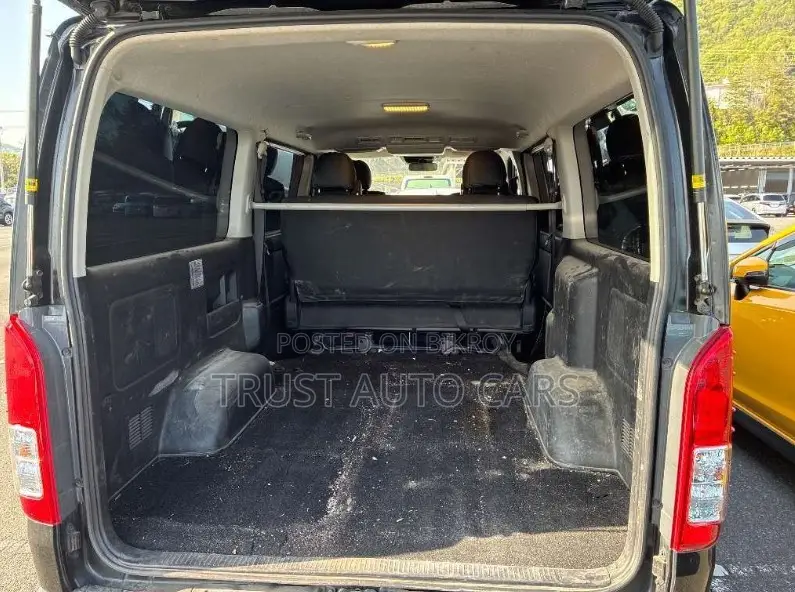 Toyota HiAce 2022 Black