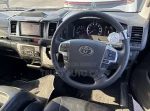 Toyota HiAce 2022 Black