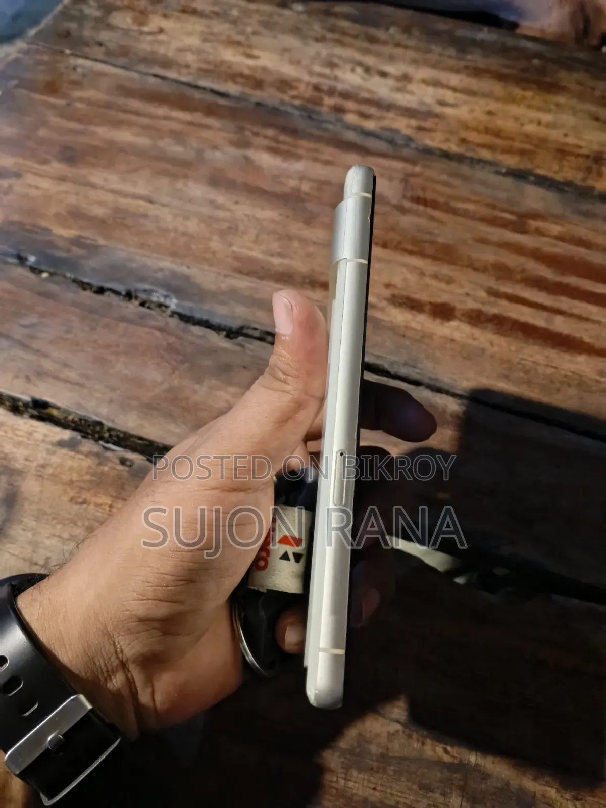 EL 8 GB White