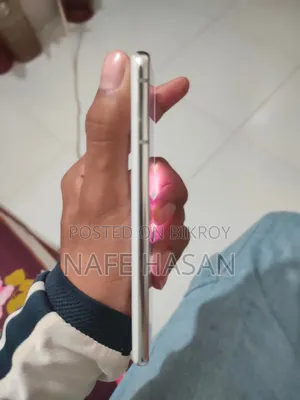 স্যামসাং গ্যালাক্সি এস২১ ৫জি ২৫৬ জিবি হোয়াইট