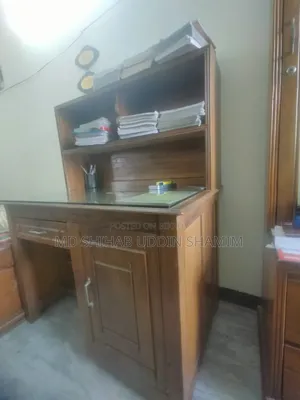 টেবিল: স্টাডি টেবিল