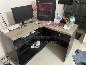 L Shaped Desk/Workstation/Table