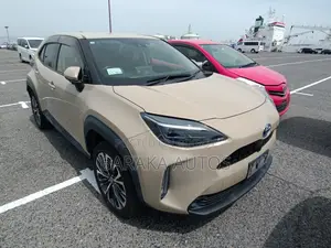 Toyota Yaris 2021 Beige