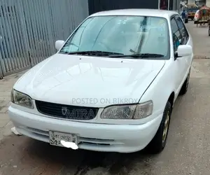 টয়োটা করোল্লা সেডান অটোমেটিক ১৯৯৭ সাদা