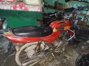 বাজাজ সিটি ১০০ ২০১০ লাল