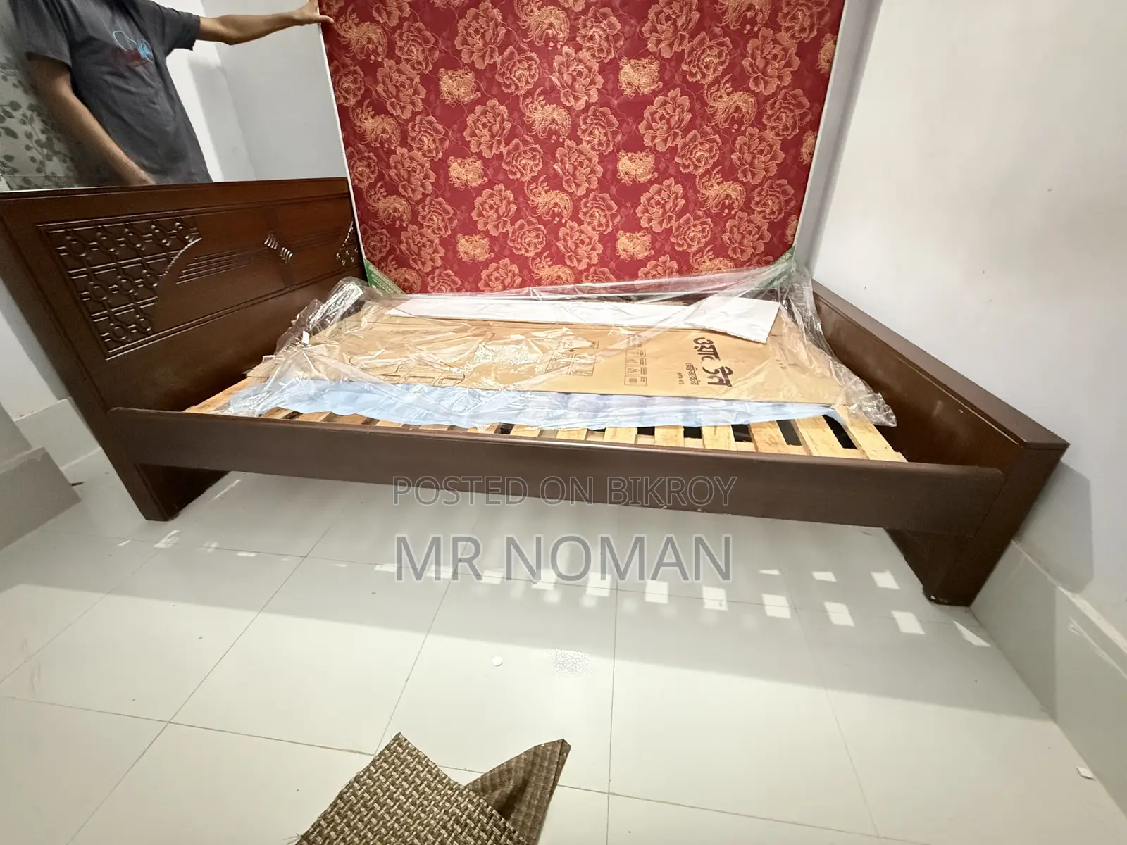 5x7 Feet Bed With Mattress 2 Months Used Like New
