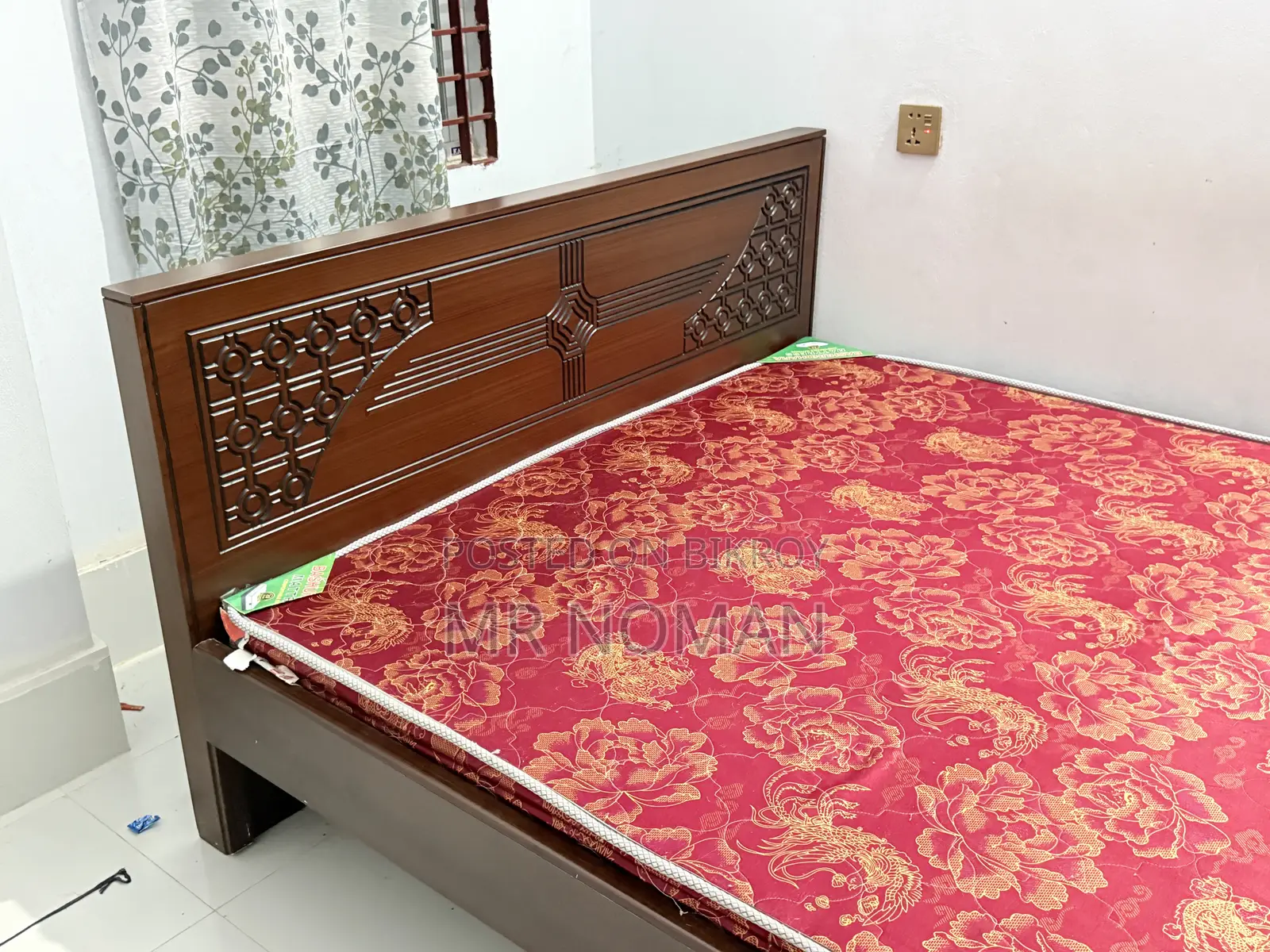 5x7 Feet Bed With Mattress 2 Months Used Like New