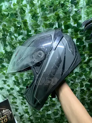 অ্যাক্সর হেলমেট