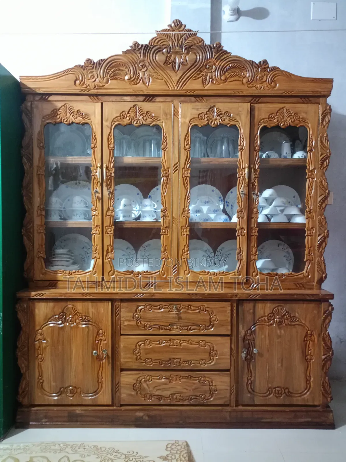Wall Showcase