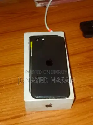 Apple iPhone SE (2020) 128 GB Black