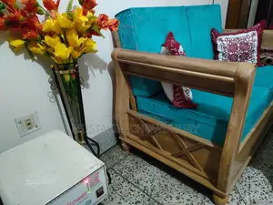 কাঠের আসবাবপত্র (সেগুন কাঠের কোচ)