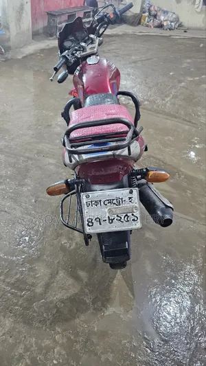 রানার বুলেট ১০০ ২০১৭ রেড