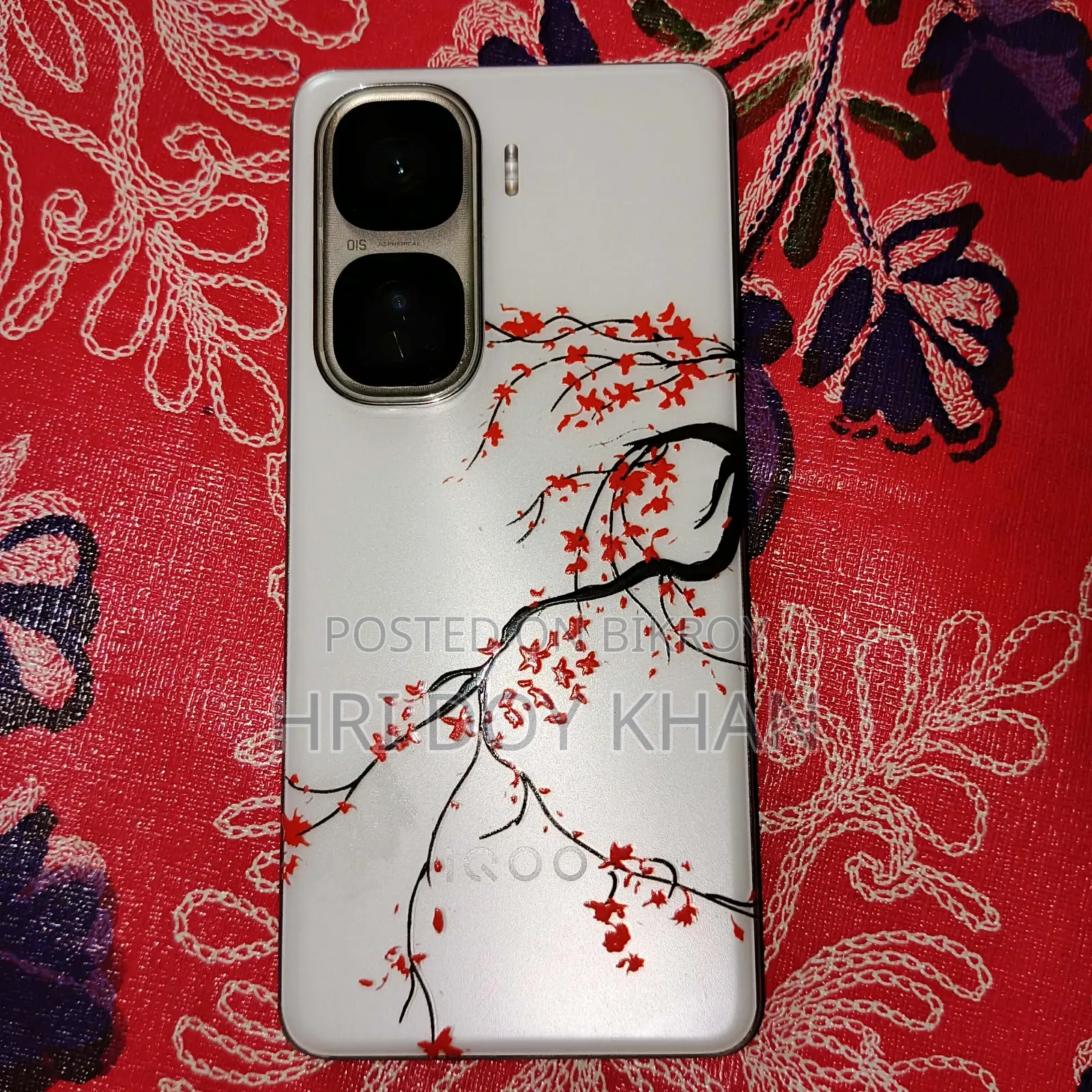 iQOO 256 GB White