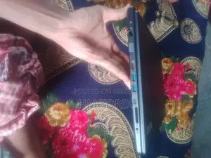 ল্যাপটপ এসার ট্রাভেলমেট ১২জিবি ইন্টেল কোর আই৩ এসএসডি ২৫৬জিবি