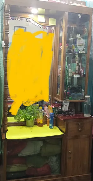 ড্রেসিং টেবিল