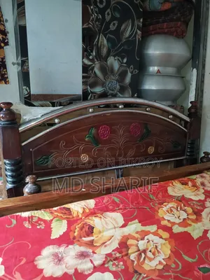 খাট সেমি বক্স
