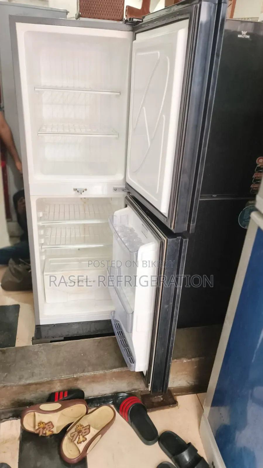 ২২৩ লিটার রানিং ওয়ালটোন ফিরিজ বিক্রি করা হবে।