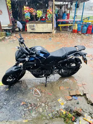 নতুন ইয়ামাহা আর১৫ ভি৩ ২০২১ নীল