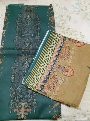 কারিজমা লোন সুইস থ্রিপিস