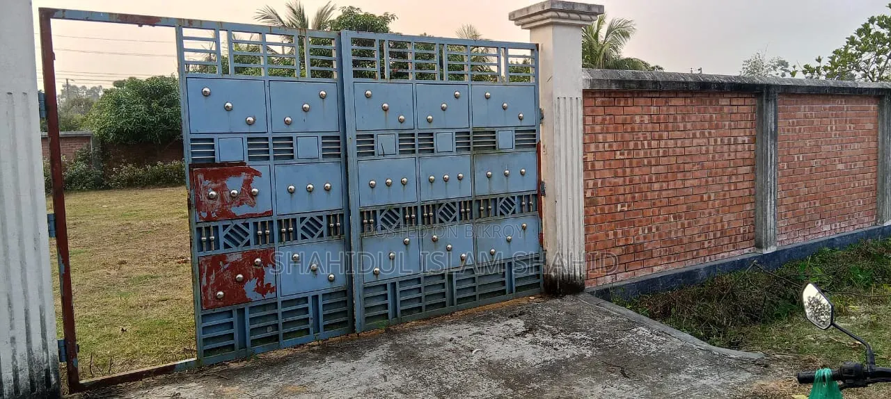 সুন্দর রেড়ী কর্ণার প্লট বিক্রয় করা হবে। আরও জানতে যোগাযোগ করুন