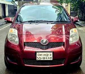 Toyota Vitz 1.0 Front-Wheel Drive 5-Door 2010 Maroon