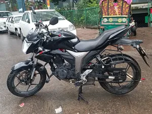 সুজুকি জিক্সার ২০২৩ ব্ল্যাক