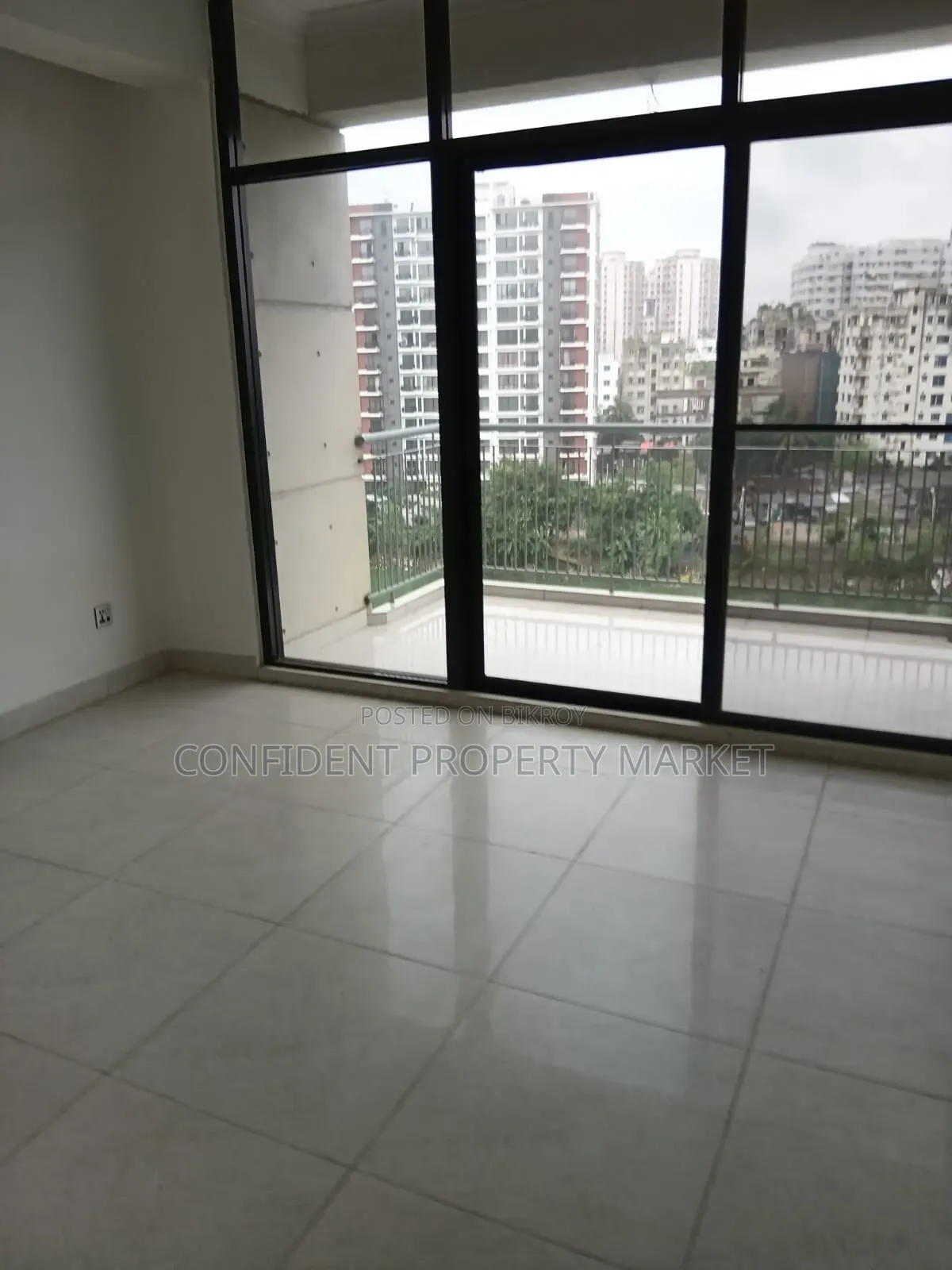 4 Bedroom Apartment in Gulshan for Rent