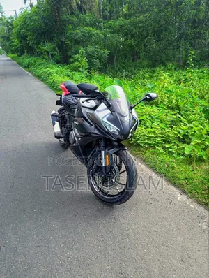 New CFMoto 300SR 2025 Silver