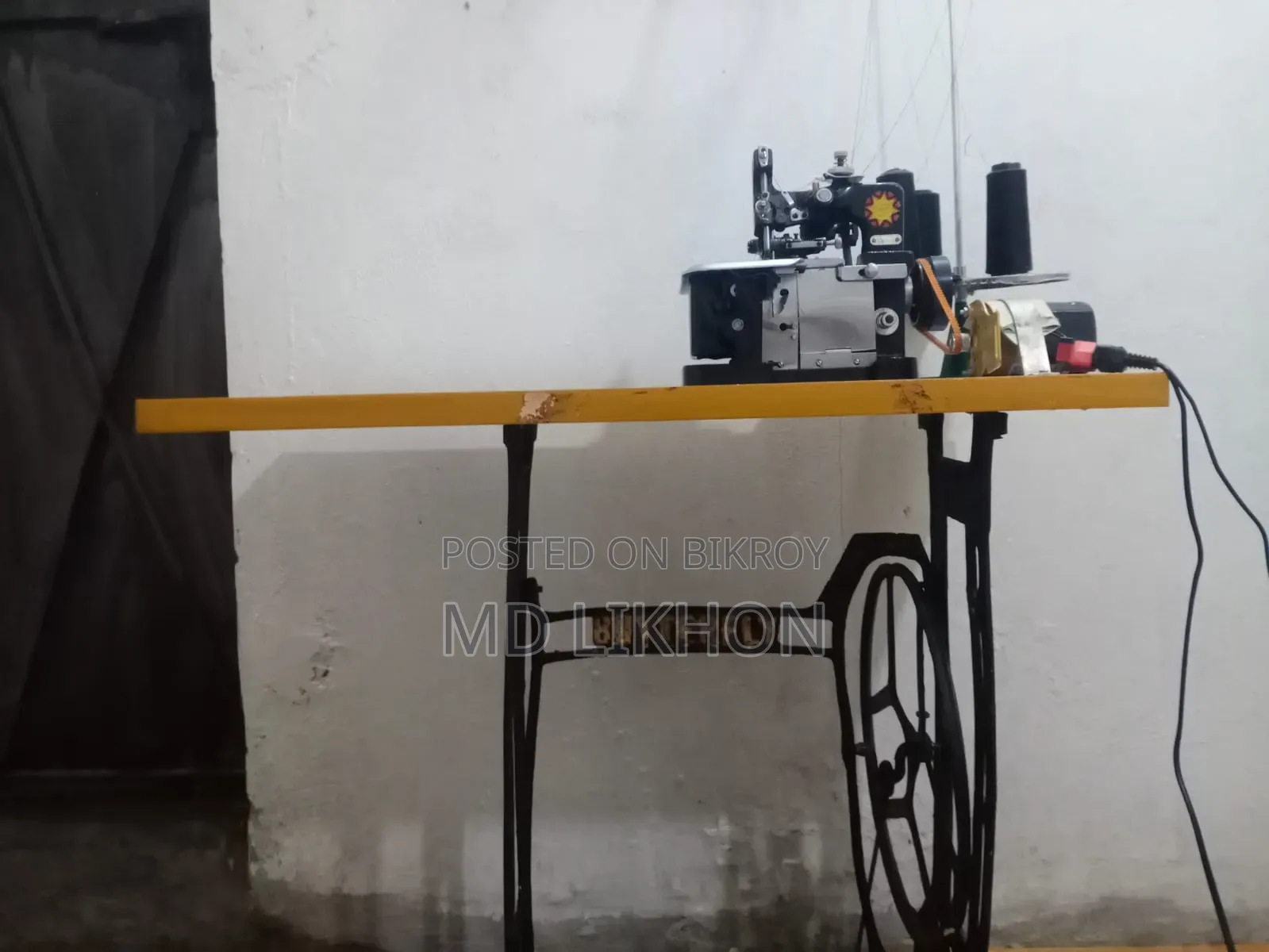 Overlock Sewing Machine