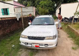 Toyota Corolla 2002 White