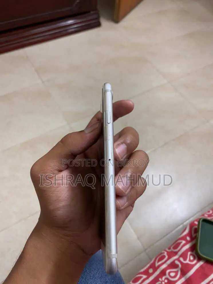 অ্যাপল আইফোন ৭ ১২৮ জিবি হোয়াইট