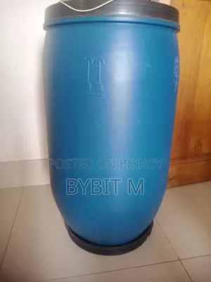 3 plastic drums of 100 liters will be sold.
